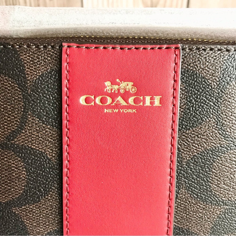 🆕 Coach Corner Zip Wristlet - Picture 8 of 8
